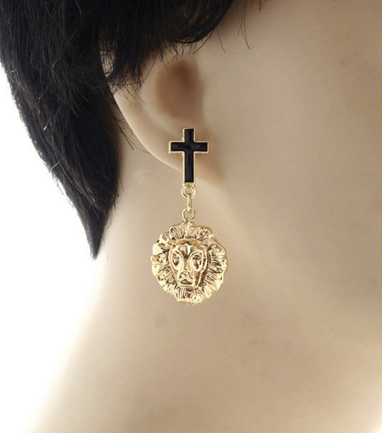 'RiRI'  Lion Head Cross Earring - Black